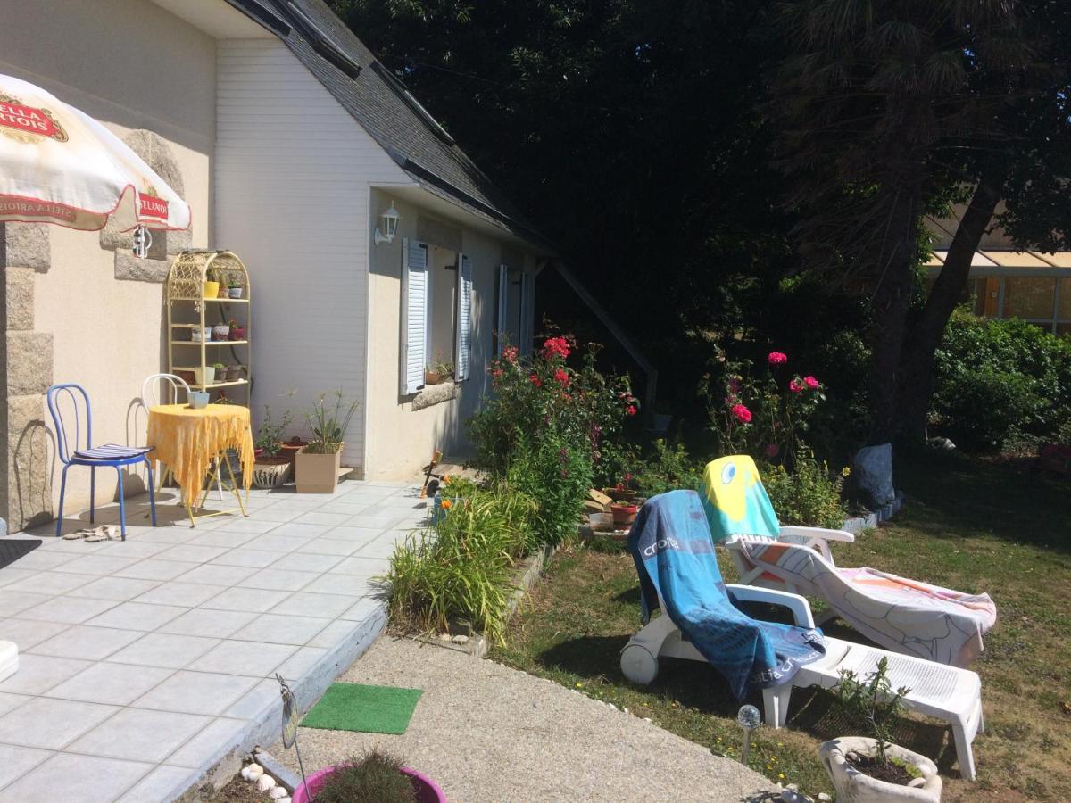 Aux 2 Oies Bed & Breakfast Plouider Exterior photo